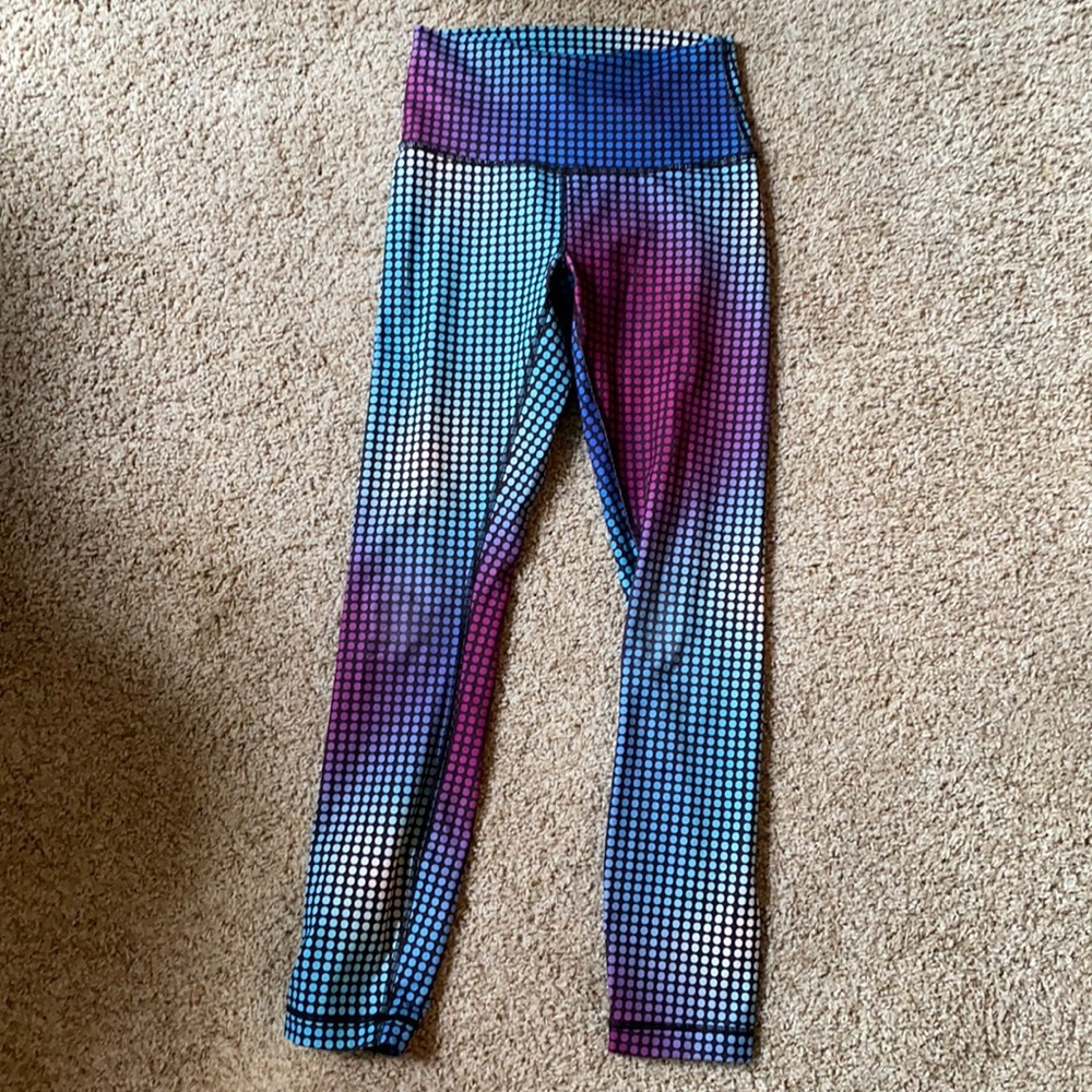 Lululemon leggings with inside waist pocket.